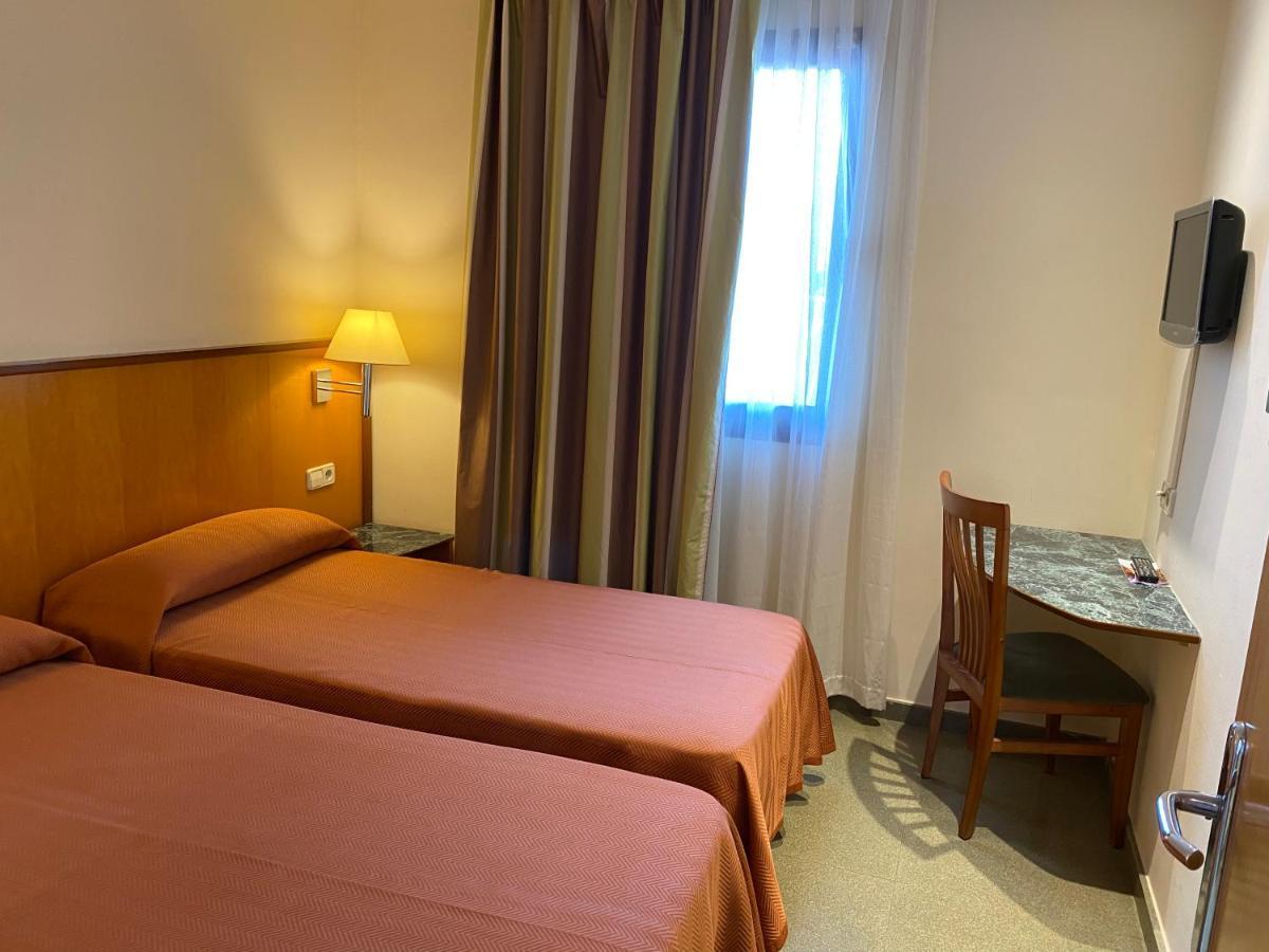 Hostal Meson Pepa Logroño Exterior foto